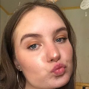 Meet your Posher, Iris